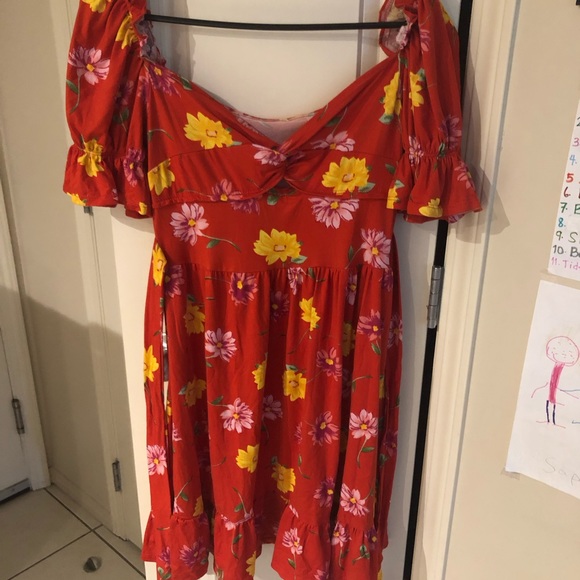 💜SOLD💜Heart neckline Summer Dress - Picture 1 of 6